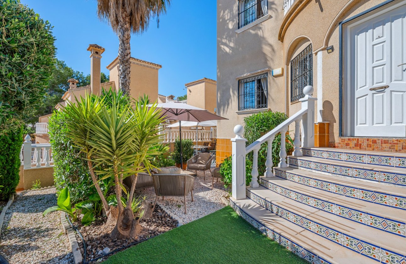 Herverkoop - Villa -
Villamartin - Costa Blanca