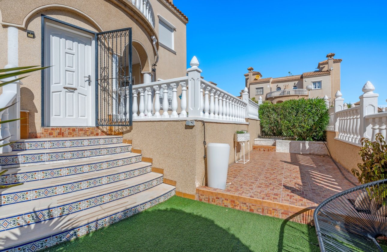 Herverkoop - Villa -
Villamartin - Costa Blanca