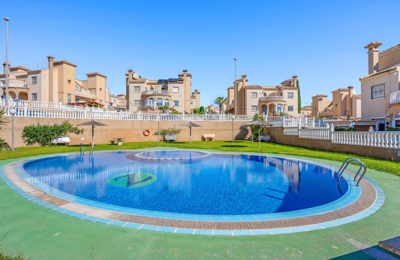 Herverkoop - Villa -
Villamartin - Costa Blanca
