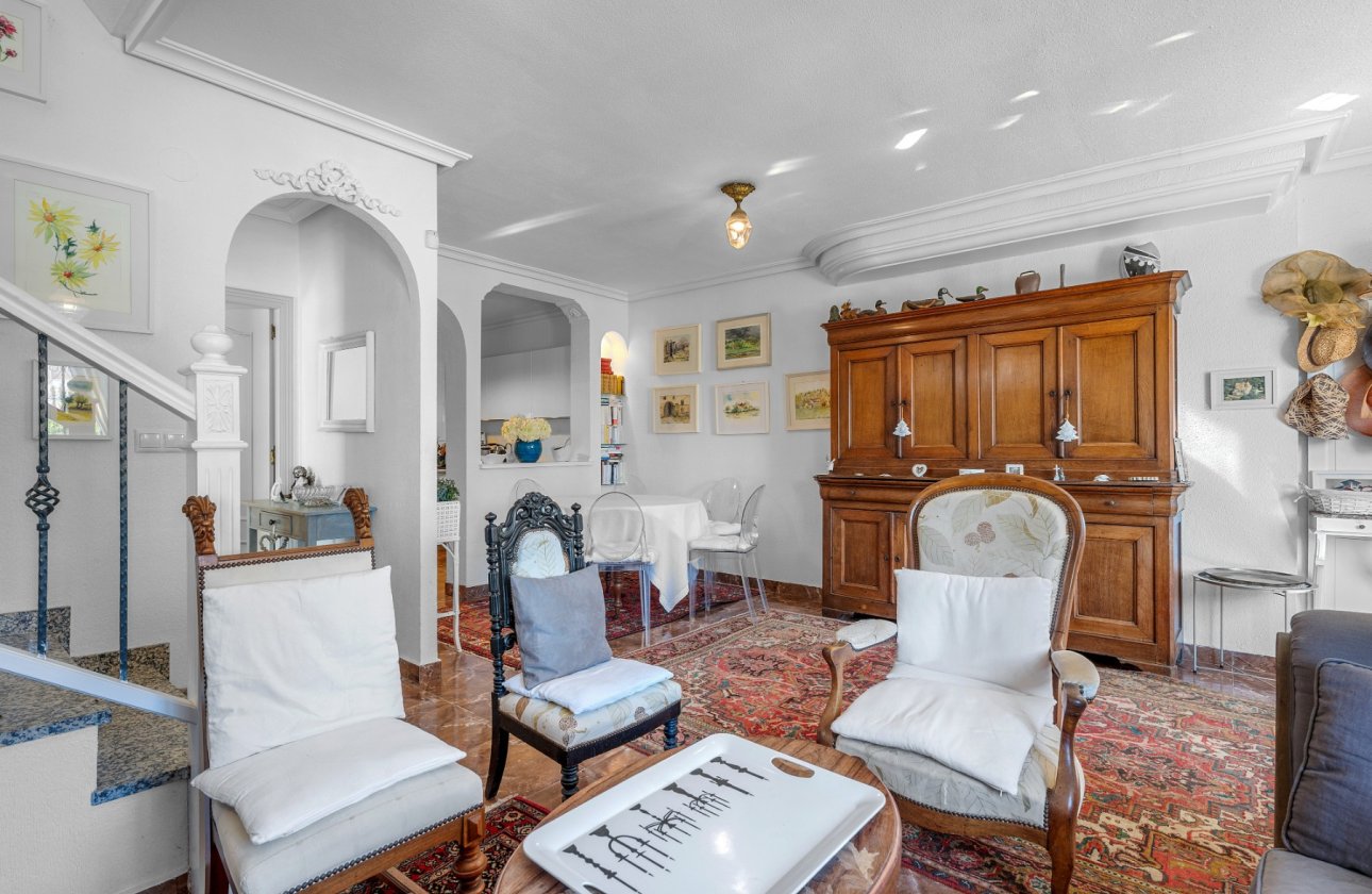 Herverkoop - Villa -
Villamartin - Costa Blanca