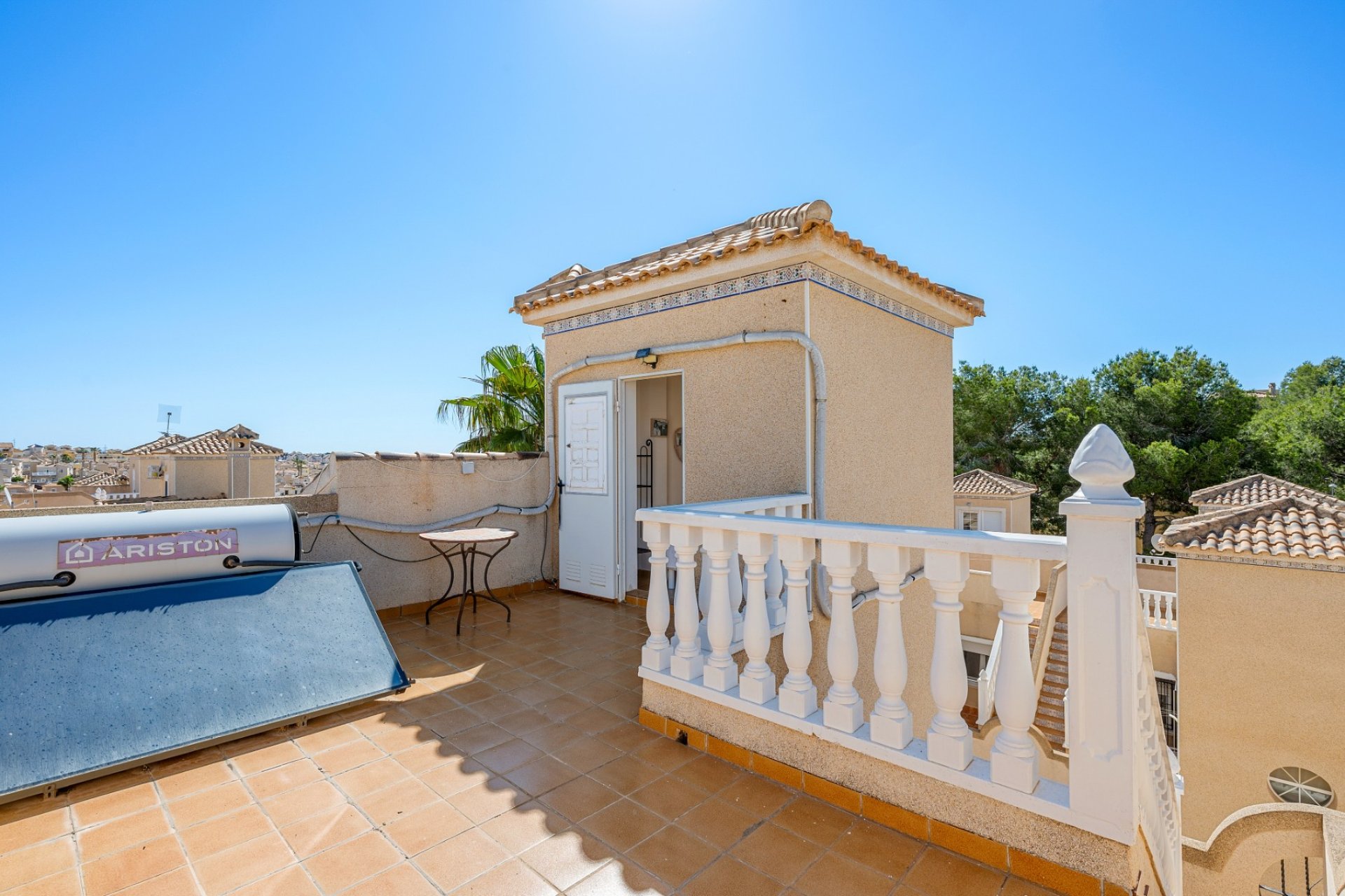 Herverkoop - Villa -
Villamartin - Costa Blanca