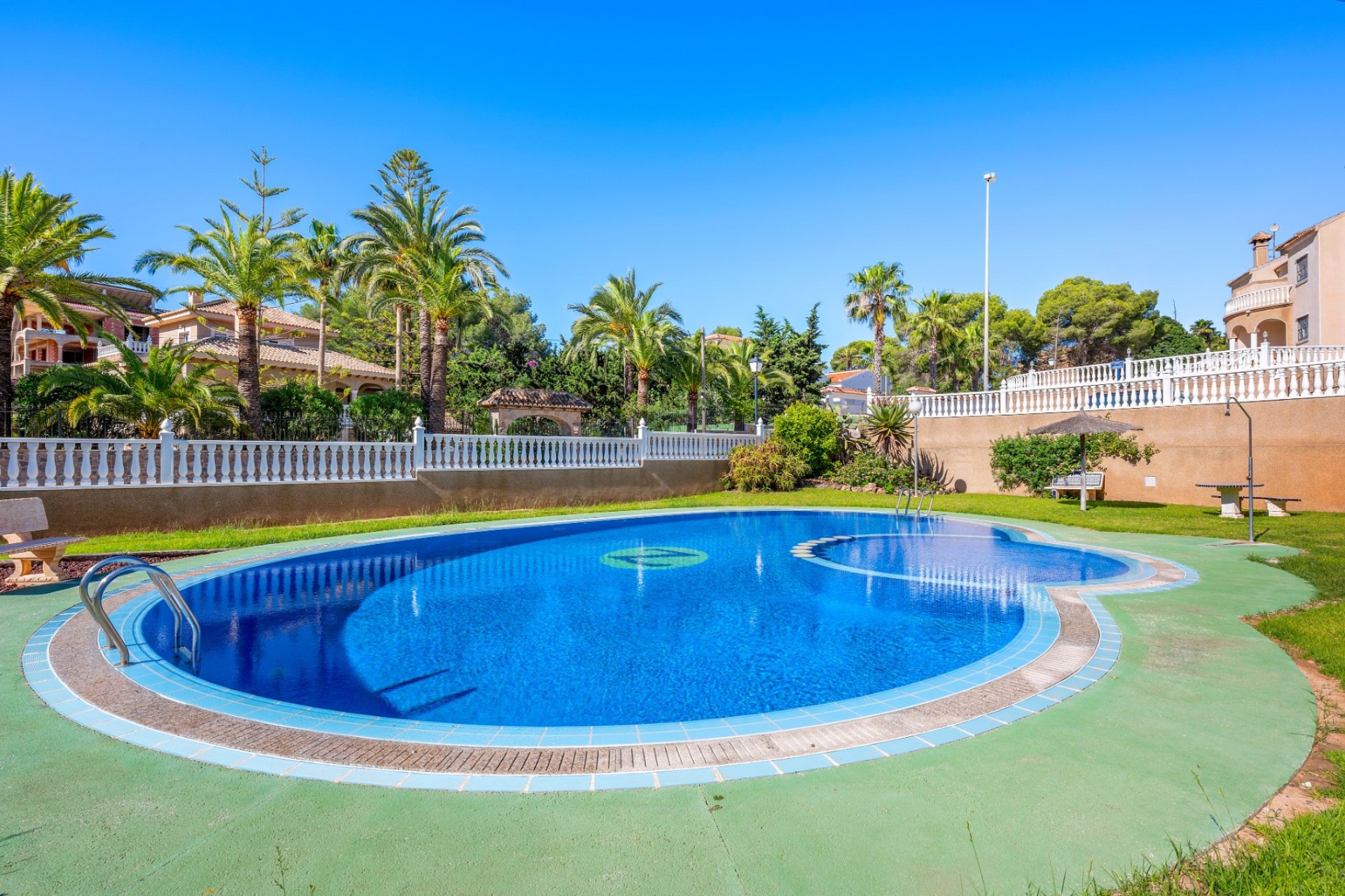 Herverkoop - Villa -
Villamartin - Costa Blanca