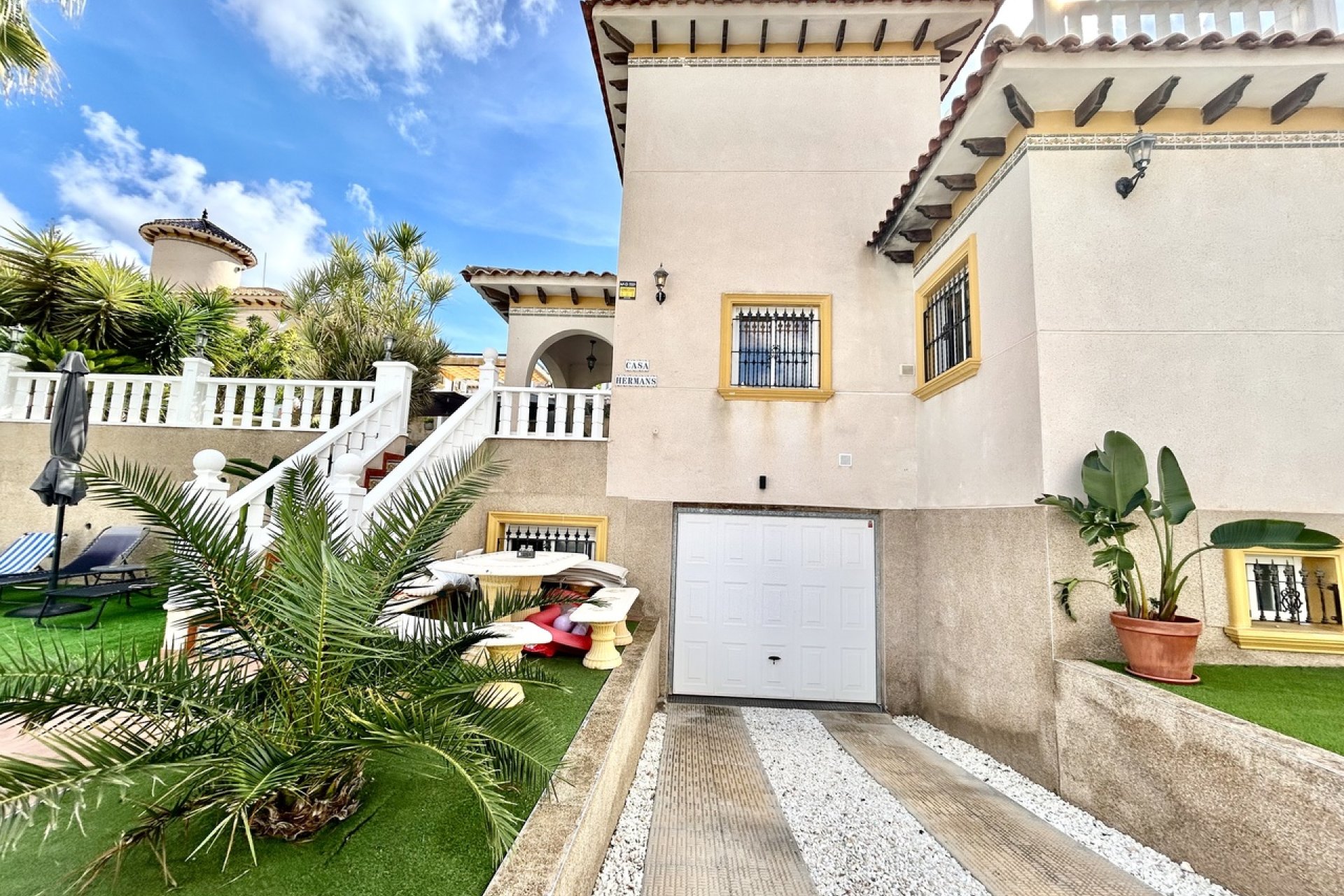 Herverkoop - Villa -
Villamartin - Costa Blanca