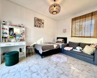 Herverkoop - Villa -
Villamartin - Costa Blanca