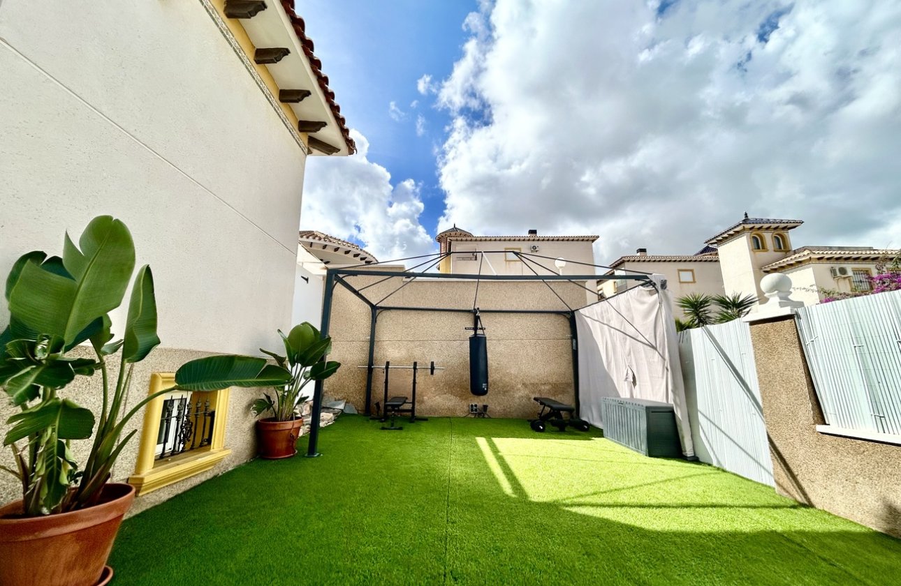 Herverkoop - Villa -
Villamartin - Costa Blanca