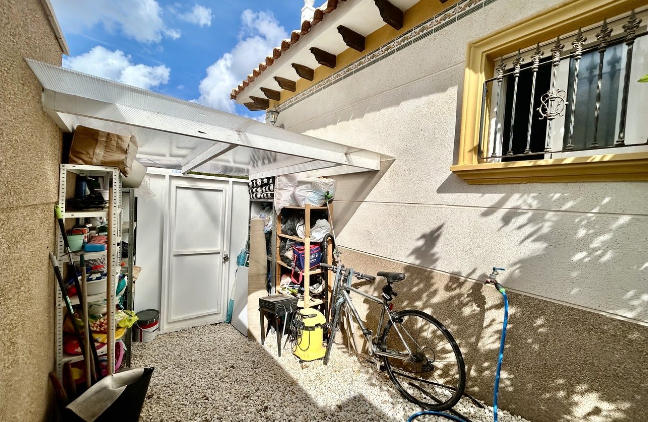 Herverkoop - Villa -
Villamartin - Costa Blanca