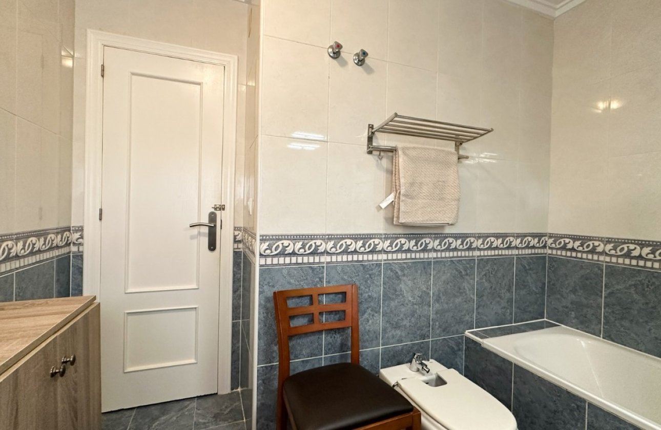 Herverkoop - Villa -
Villamartin - Costa Blanca