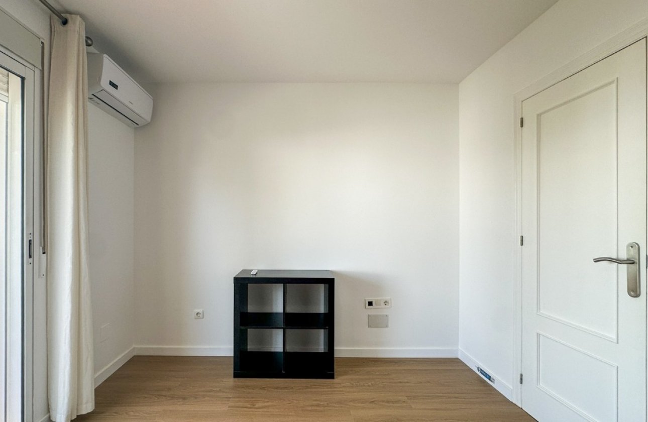 Herverkoop - Villa -
Villamartin - Costa Blanca