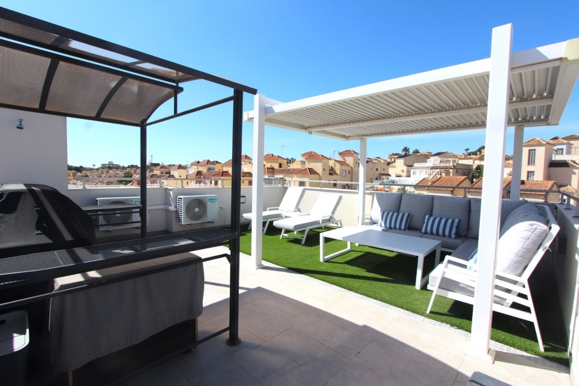 Herverkoop - Villa -
Villamartin - El Galan