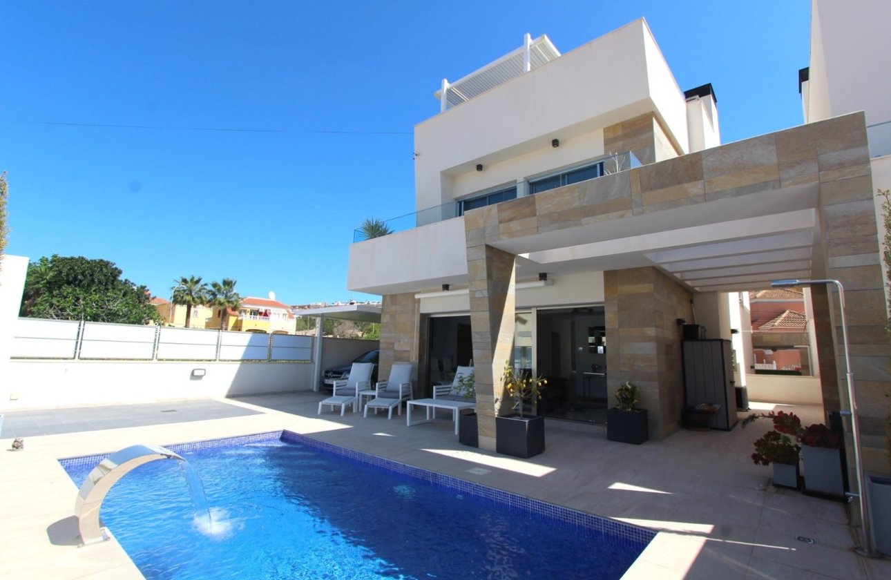 Herverkoop - Villa -
Villamartin - El Galan