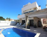 Herverkoop - Villa -
Villamartin - El Galan
