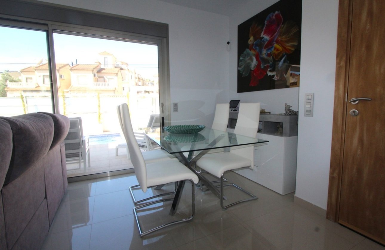 Herverkoop - Villa -
Villamartin - El Galan