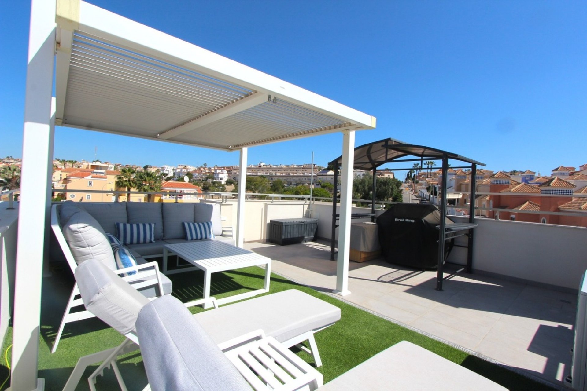 Herverkoop - Villa -
Villamartin - El Galan