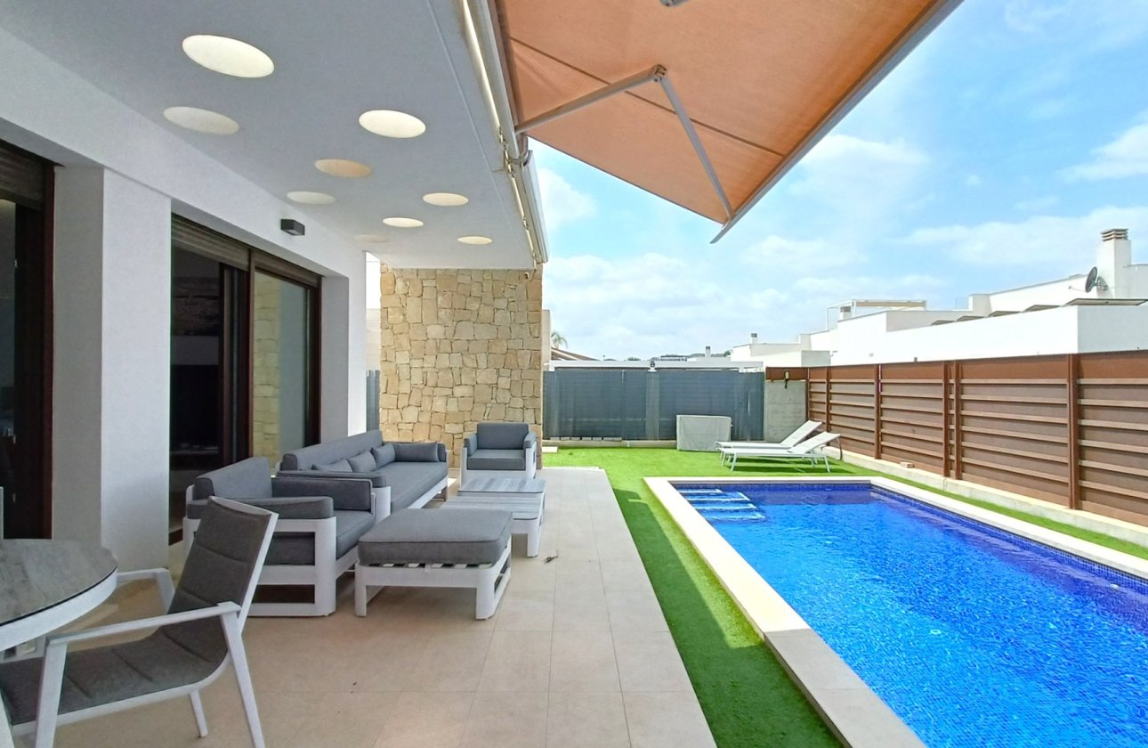 Herverkoop - Villa -
Vistabella Golf Entre Naranjos - Inland