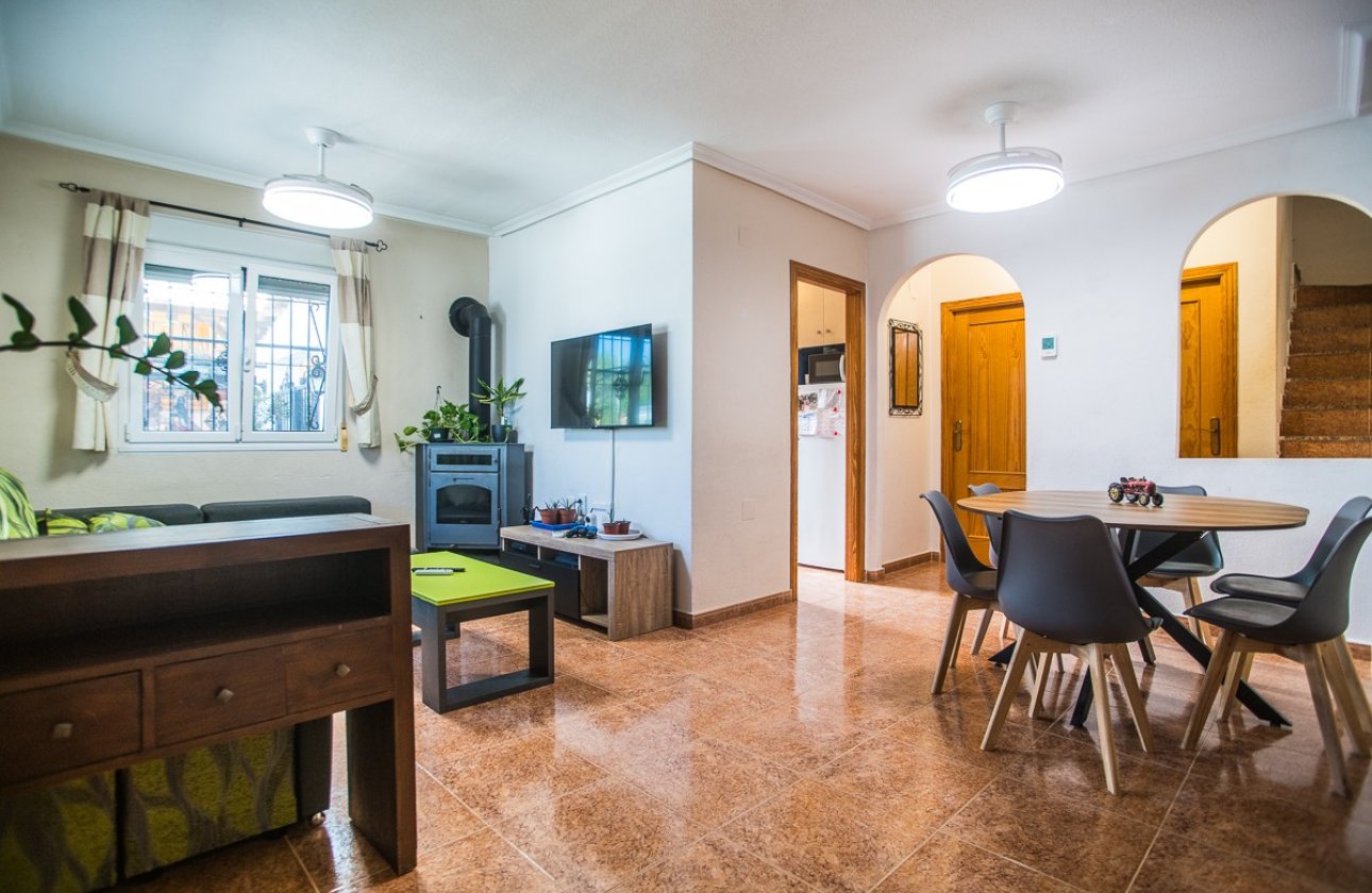 Herverkoop - Villa -
Vistabella Golf Entre Naranjos - Inland