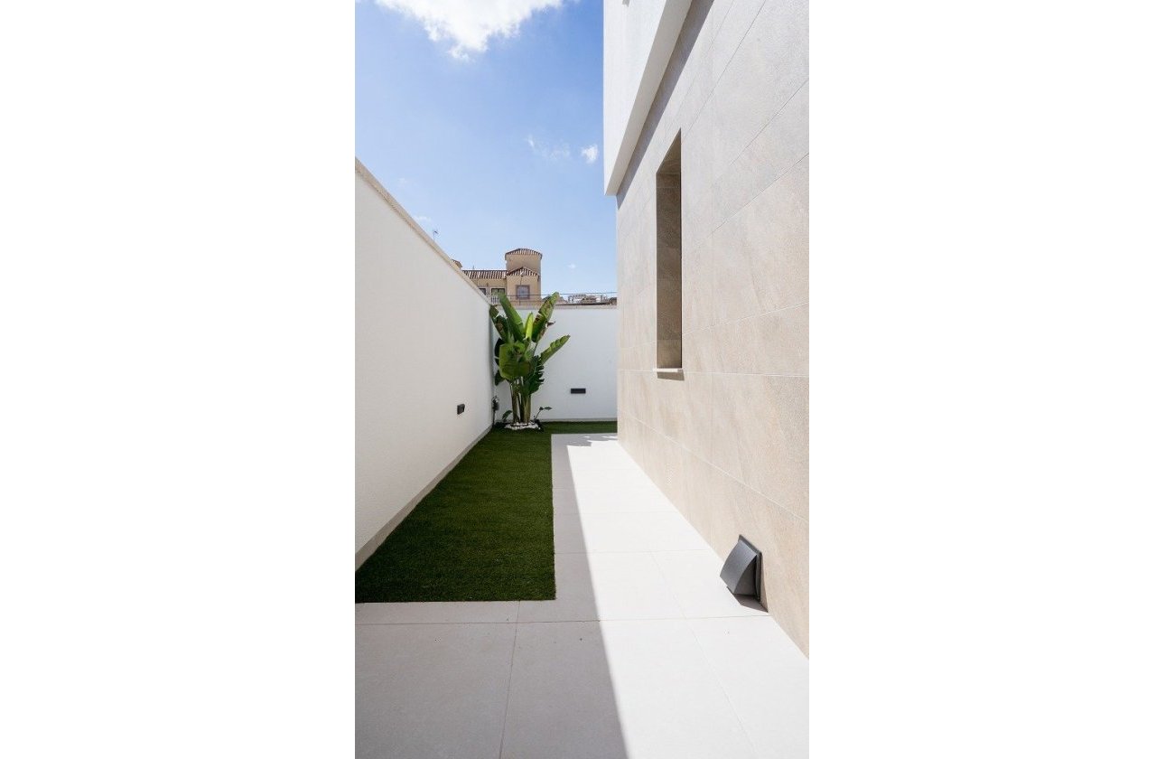 Nieuwbouw Woningen - Villa -
San Miguel de Salinas - El Galán