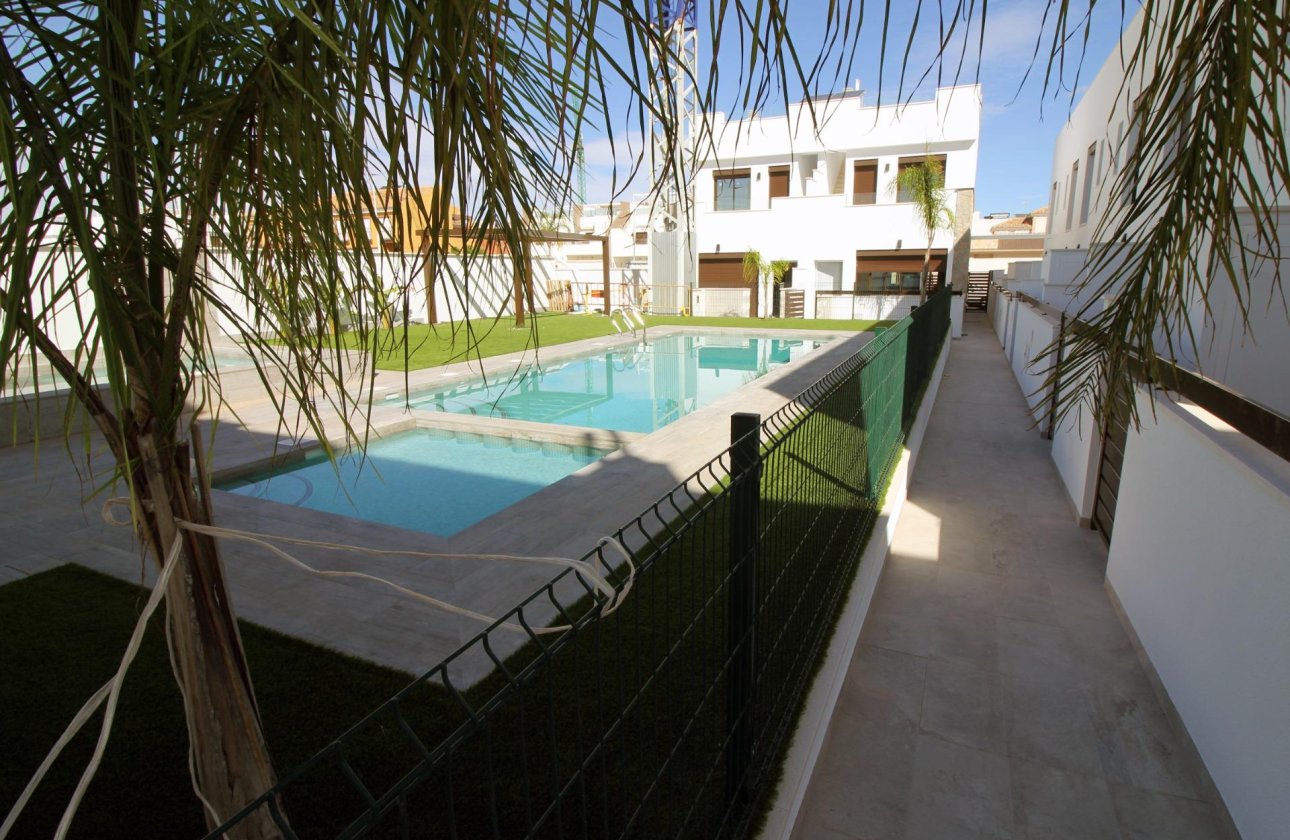 Nouvelle Construction - Villa -
Pilar de la Horadada - parque Andromeda