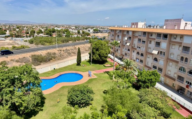Penthouse - Herverkoop -
            Torrevieja - 60009