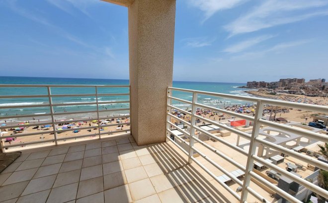 Penthouse - Resale -
            Torrevieja - 60745