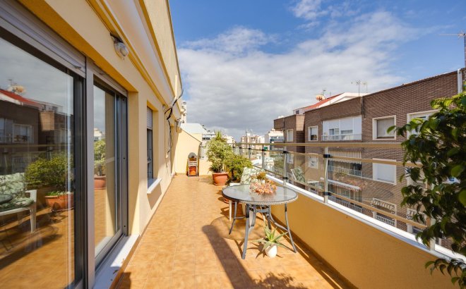 Penthouse - Resale - Torrevieja -
                Centro