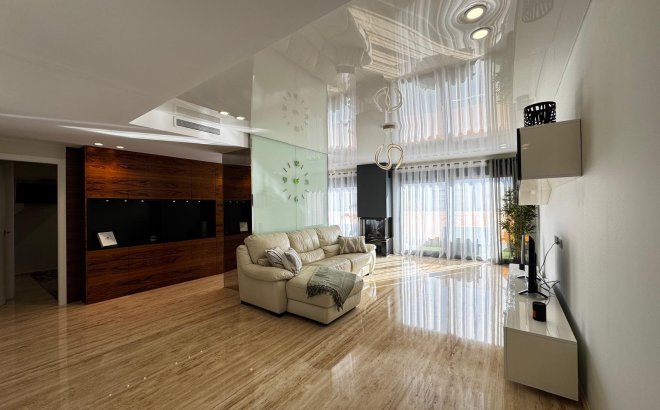 Penthouse - Resale - Torrevieja -
                Estacion De Autobuses