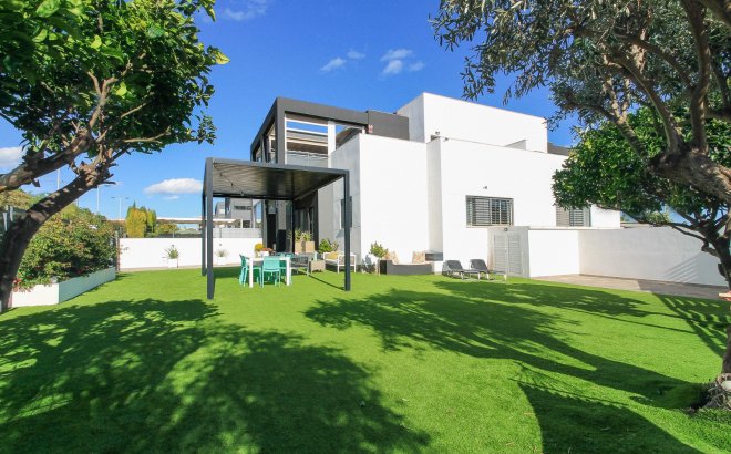 Quad House - Herverkoop - Torrevieja - Costa Blanca