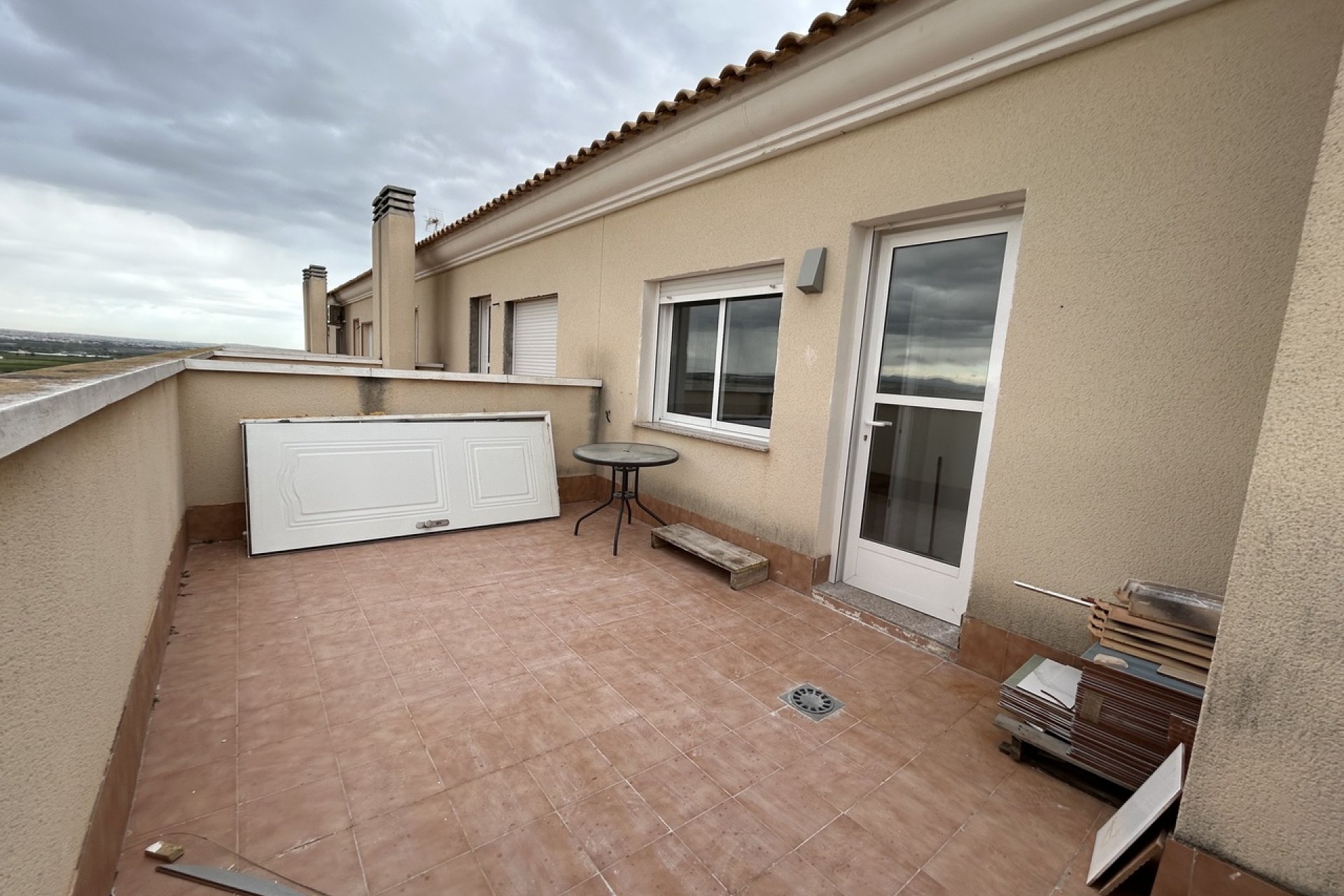 Resale - Apartment -
2778 - Inland