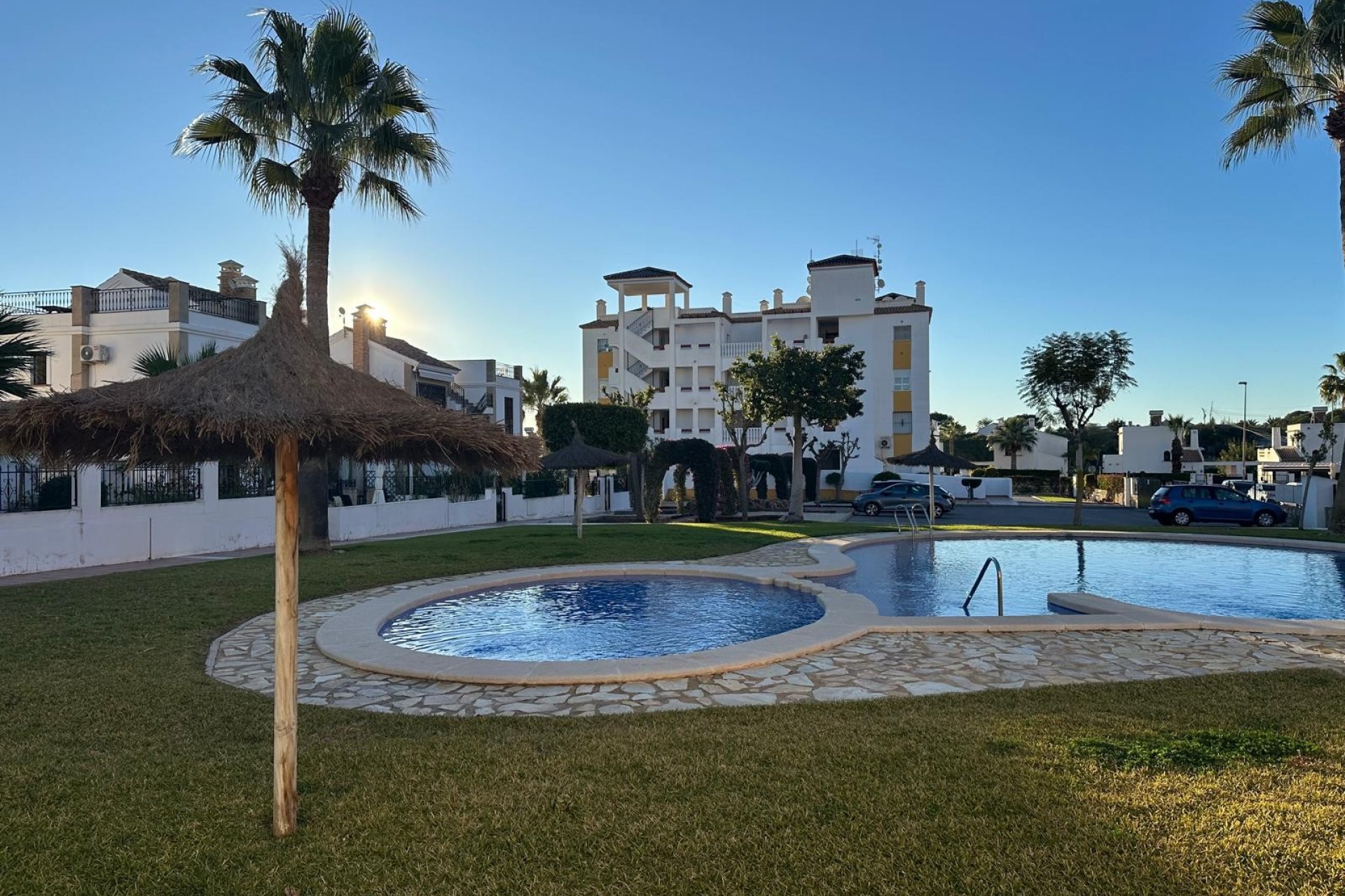 Resale - Apartment -
Campoamor - Costa Blanca