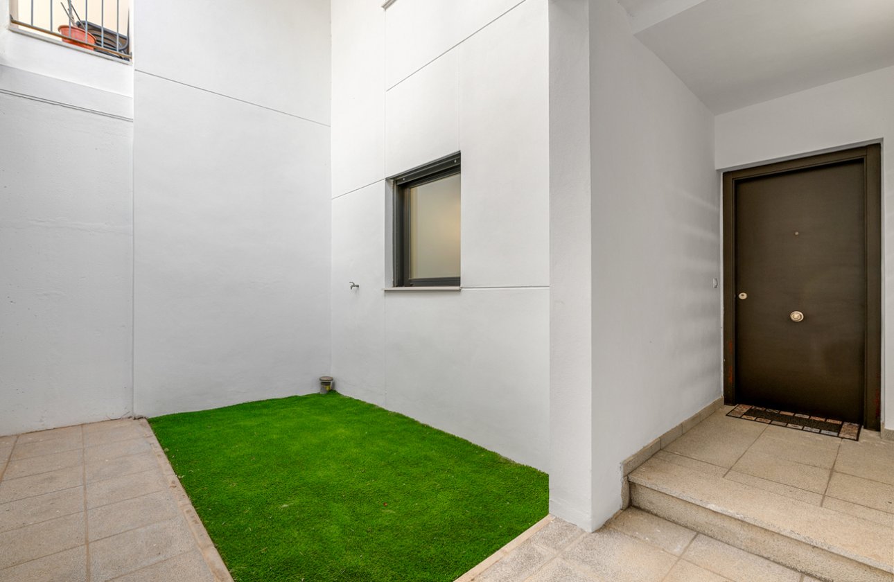 Resale - Apartment -
Campoamor - Costa Blanca