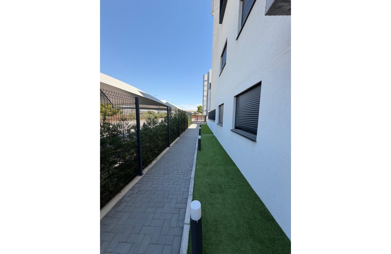 Resale - Apartment -
Dehesa de Campoamor - Costa Blanca