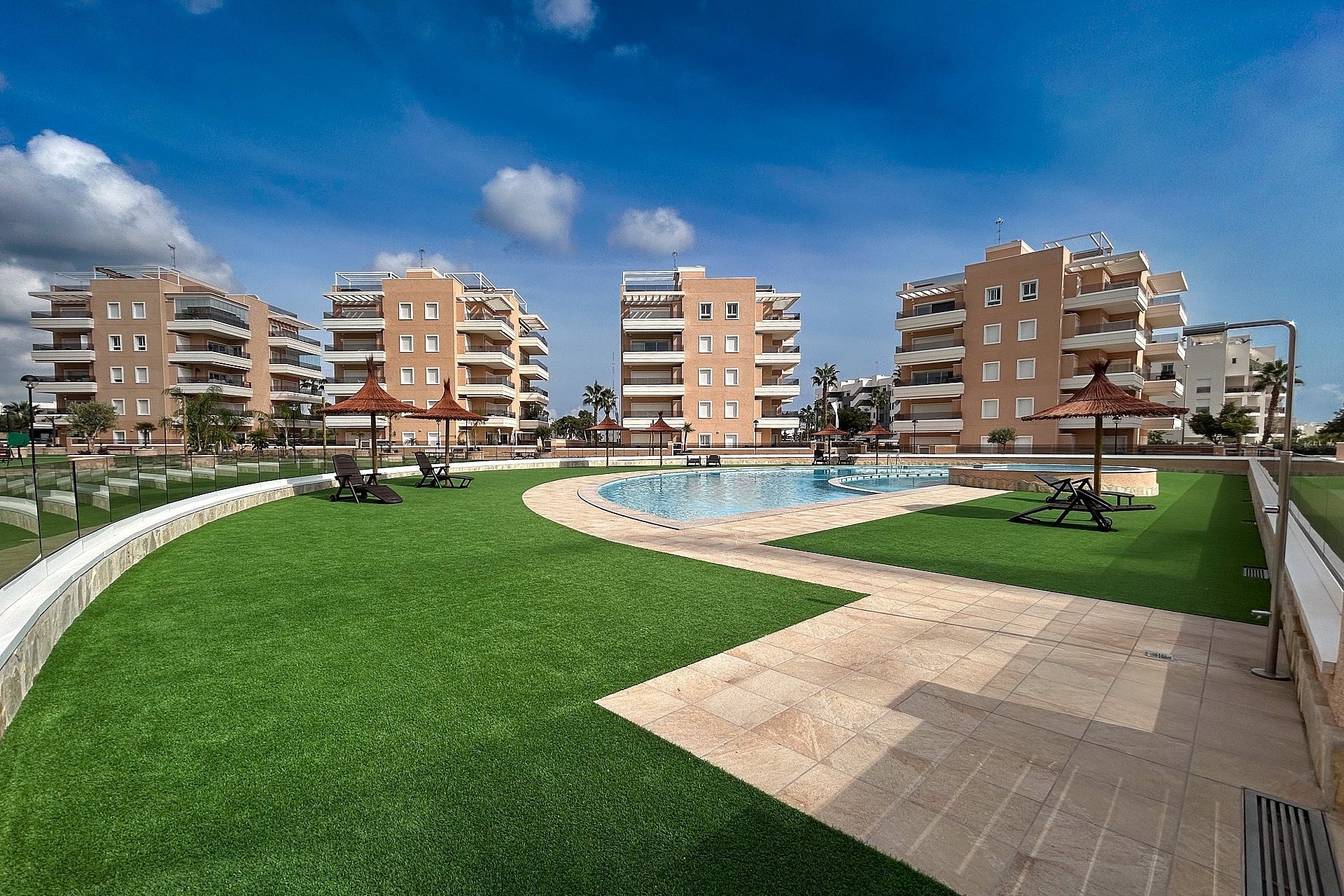 Resale - Apartment -
El Raso - Costa Blanca