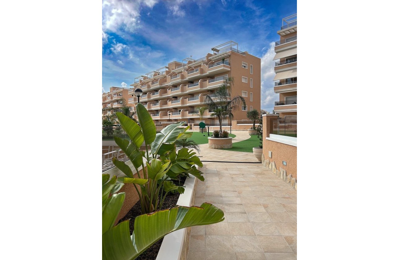 Resale - Apartment -
El Raso - Costa Blanca