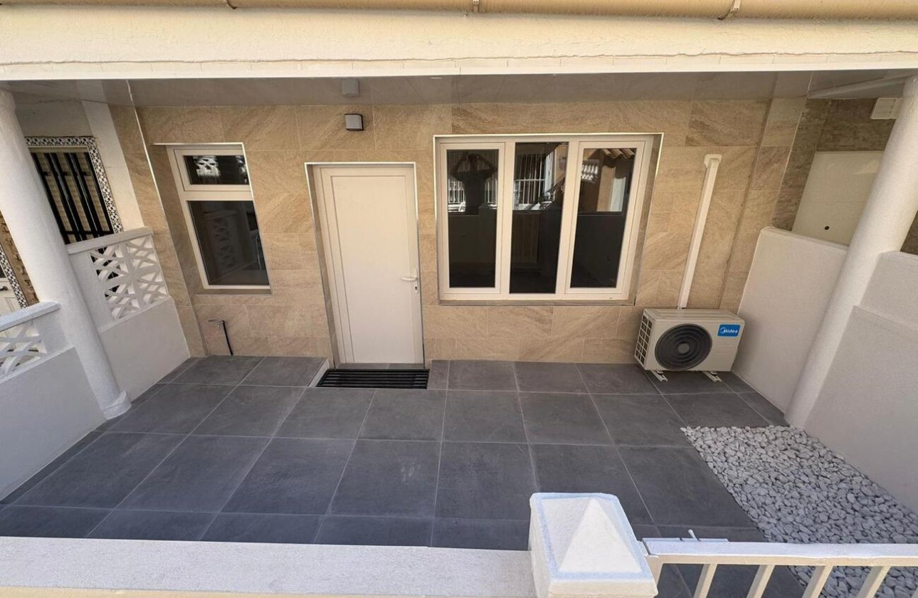 Resale - Apartment -
La Mata