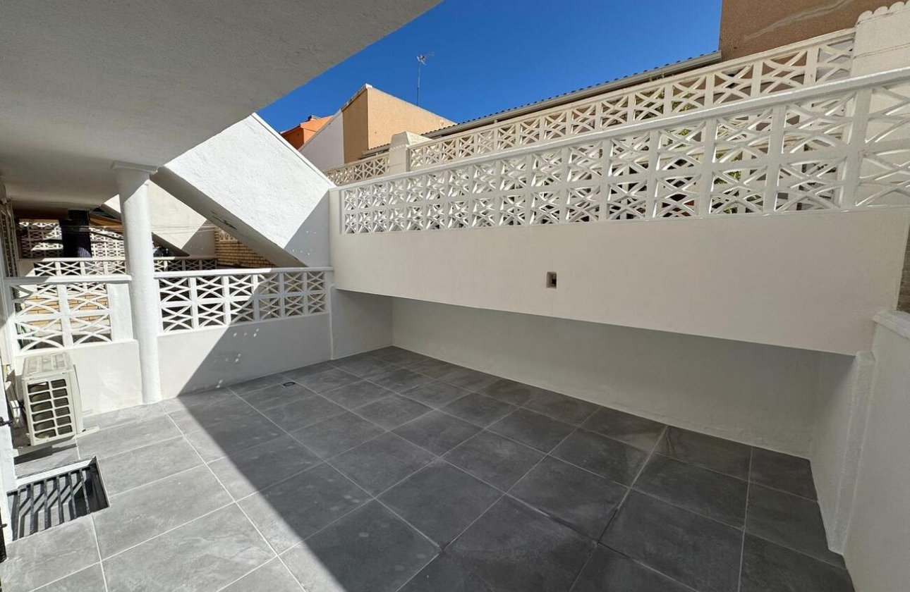 Resale - Apartment -
La Mata