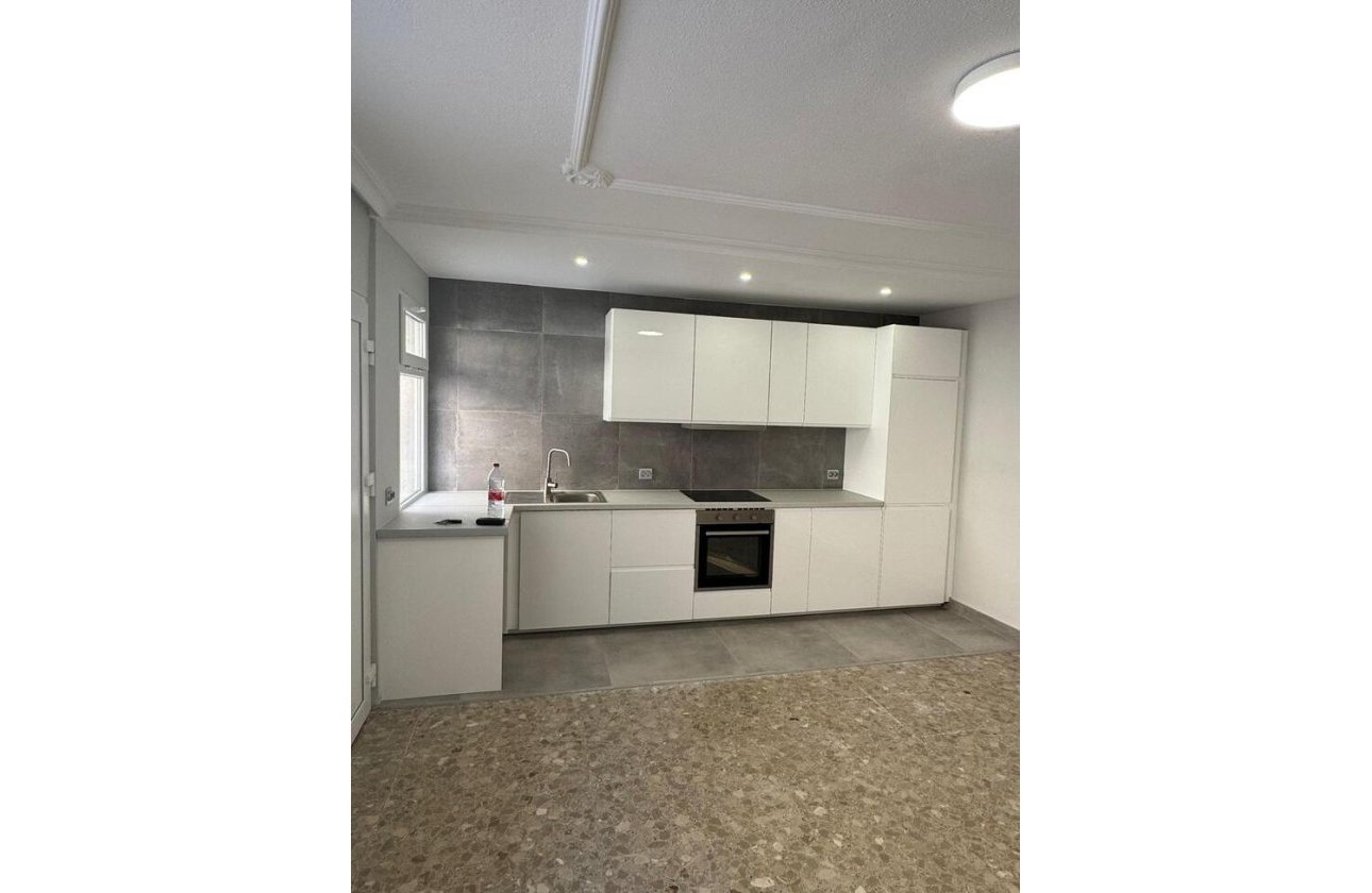 Resale - Apartment -
La Mata