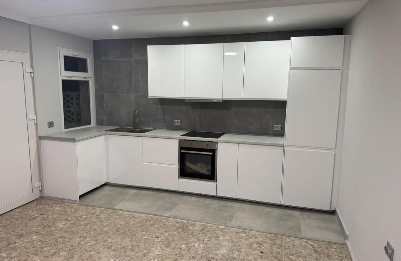 Resale - Apartment -
La Mata