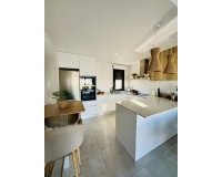 Resale - Apartment -
Las Filipinas - Inland