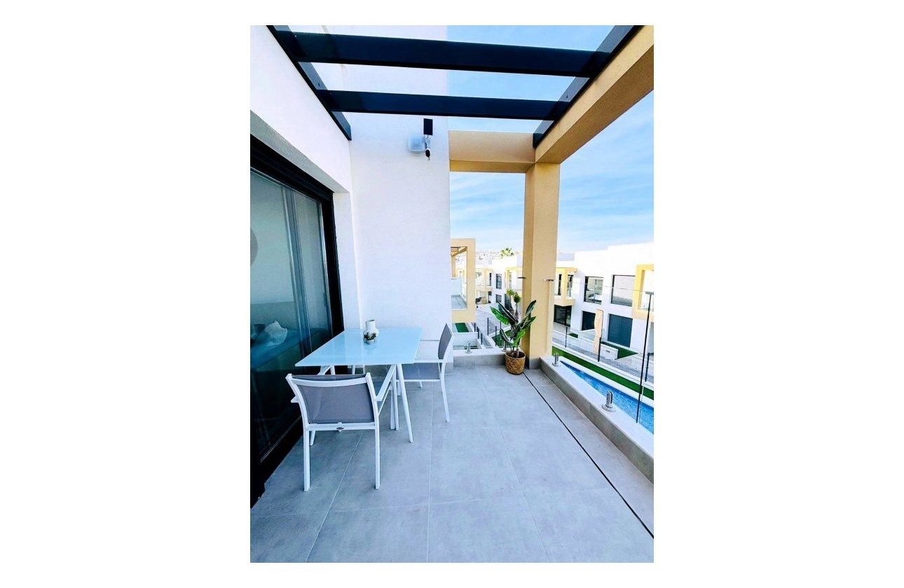 Resale - Apartment -
Las Filipinas - Inland