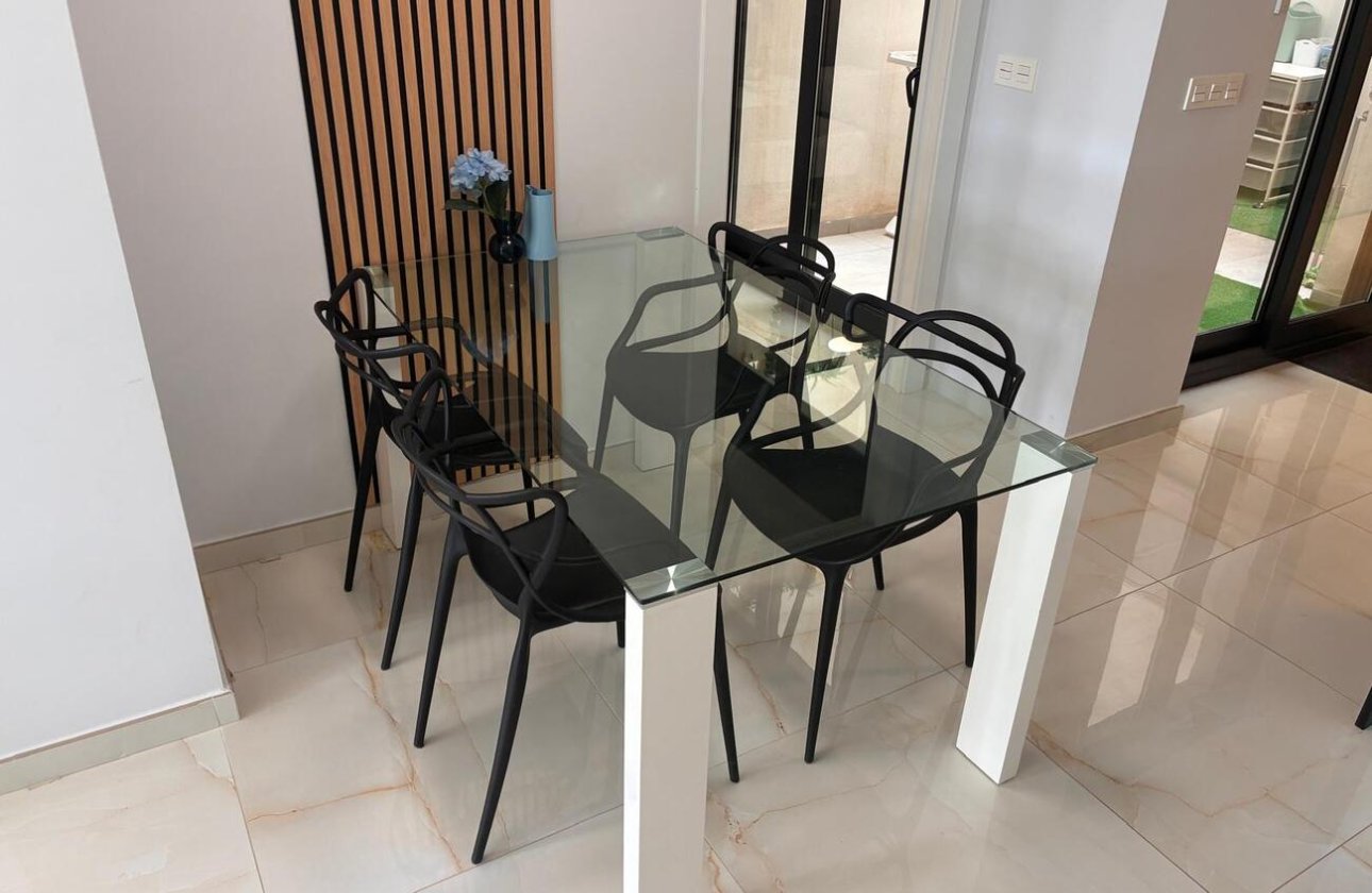 Resale - Apartment -
Los Altos - Costa Blanca