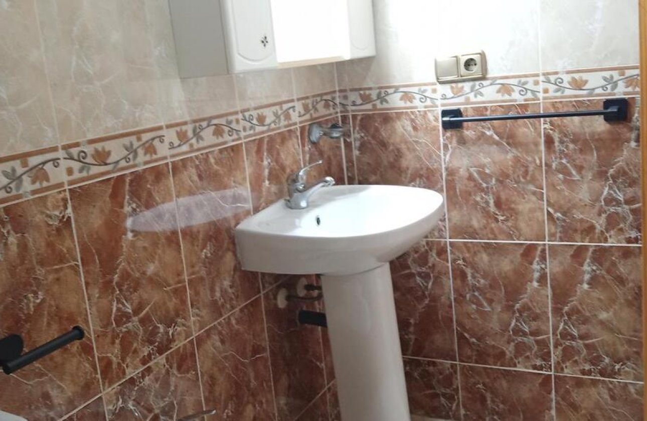 Resale - Apartment -
Los Montesinos - PUEBLO CENTRO