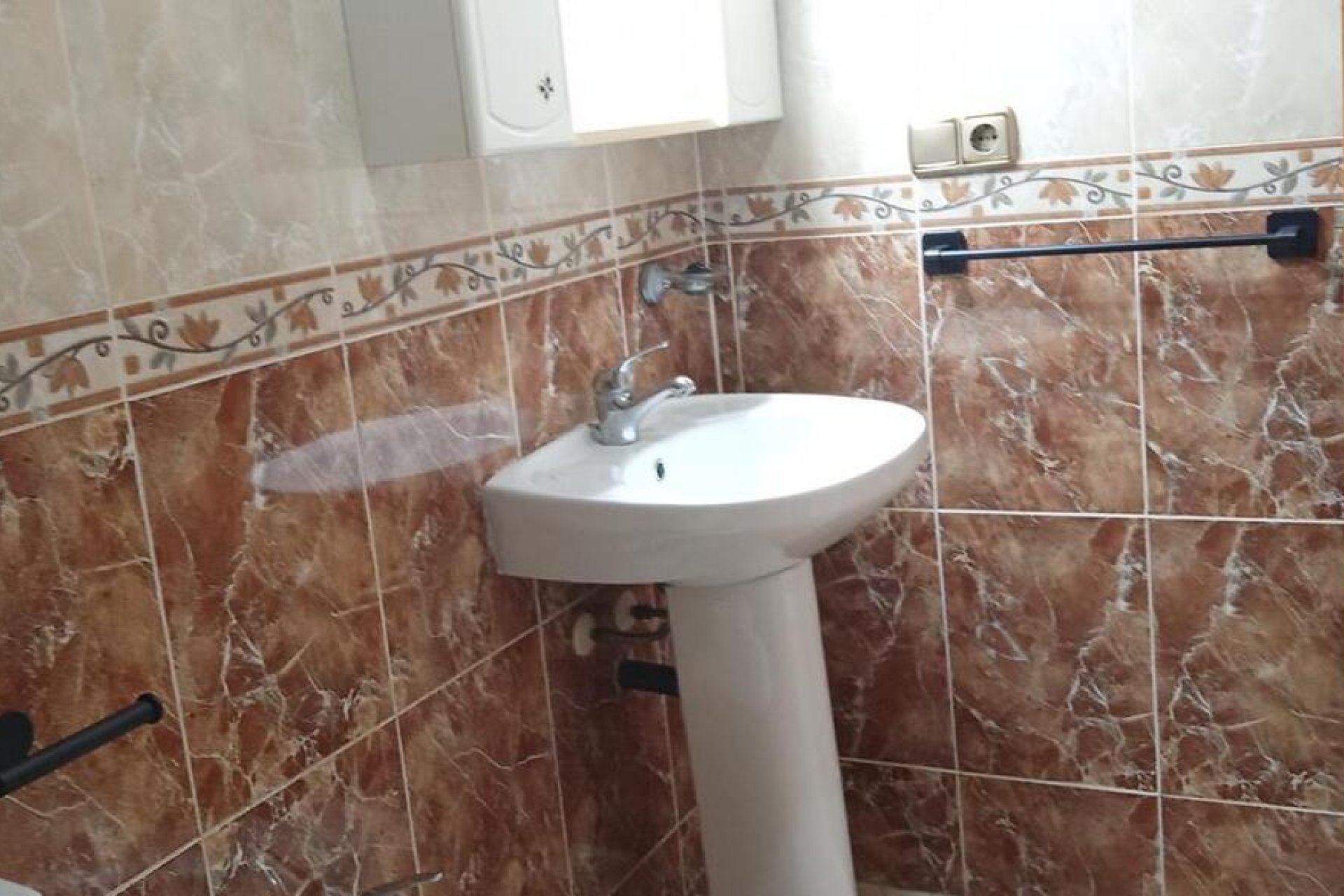 Resale - Apartment -
Los Montesinos - PUEBLO CENTRO