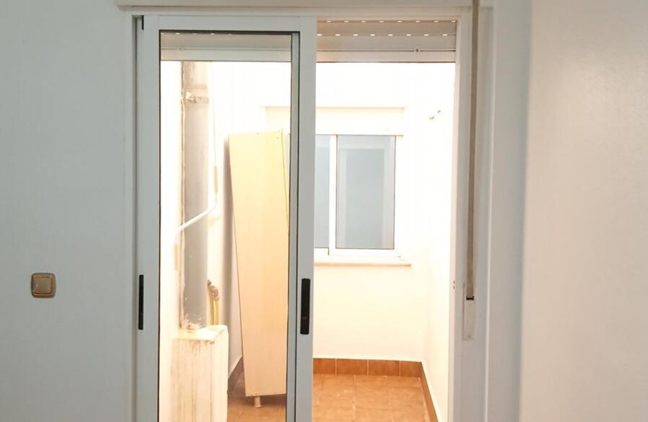 Resale - Apartment -
Los Montesinos - PUEBLO CENTRO