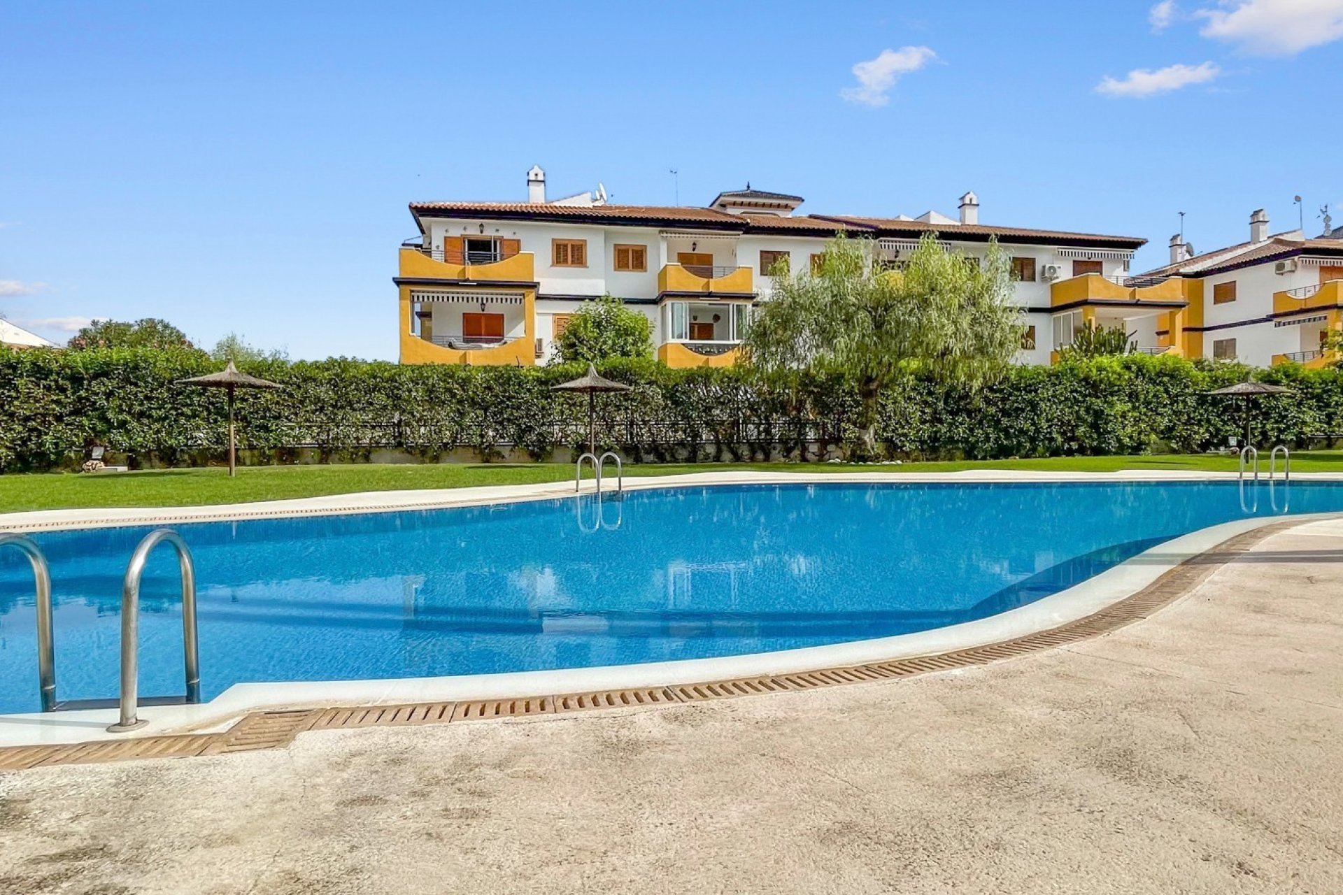 Resale - Apartment -
Mil Palmeras - Costa Blanca