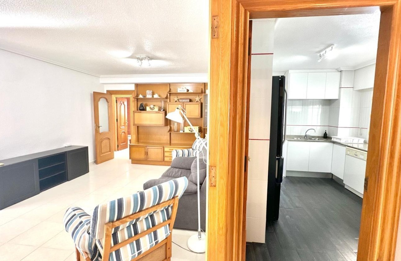 Resale - Apartment -
Orihuela Costa - Campoamor