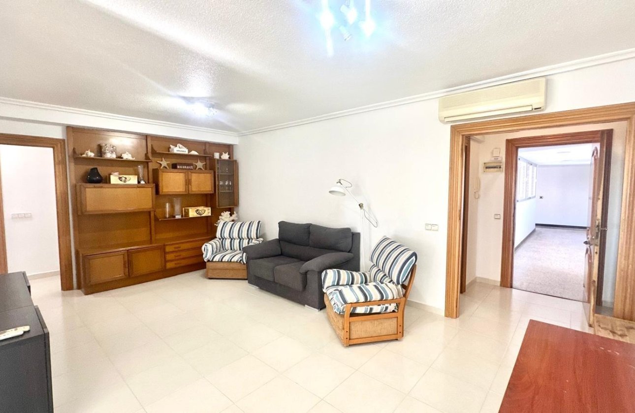 Resale - Apartment -
Orihuela Costa - Campoamor