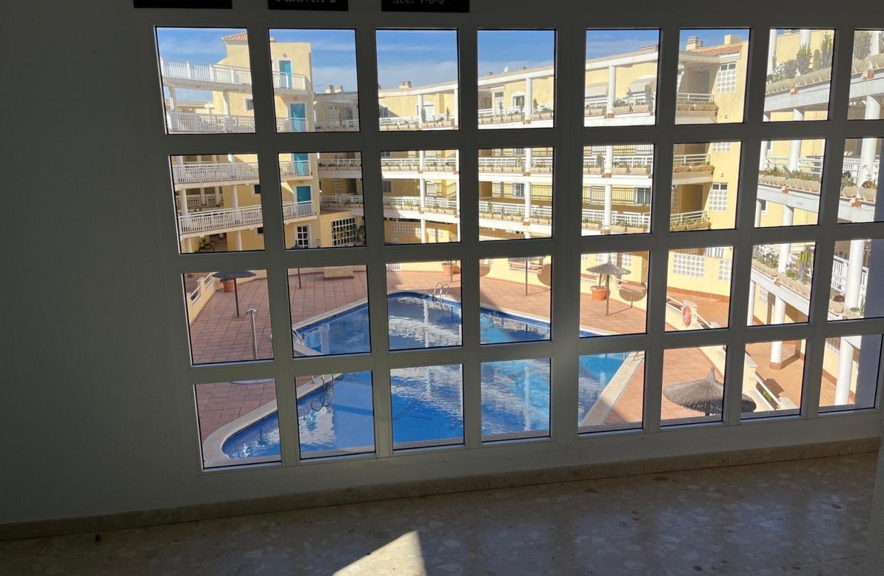 Resale - Apartment -
Orihuela Costa - Campoamor