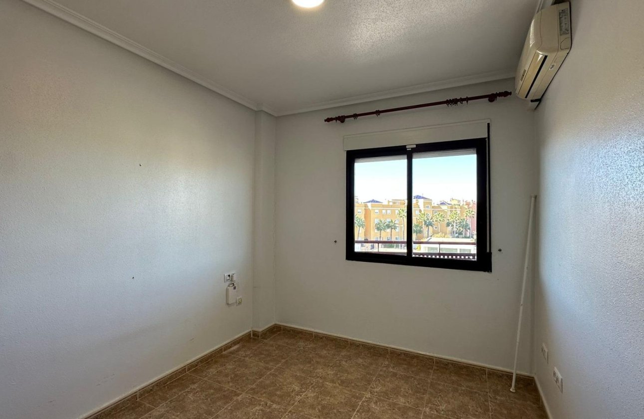 Resale - Apartment -
Orihuela Costa - Campoamor