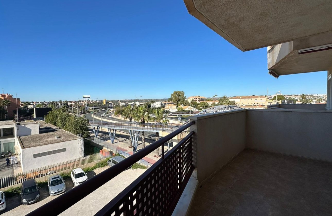 Resale - Apartment -
Orihuela Costa - Campoamor