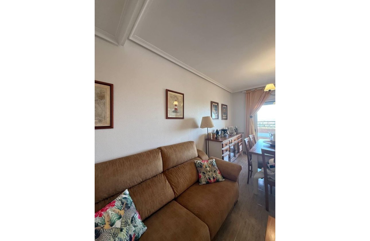 Resale - Apartment -
Orihuela Costa - Campoamor