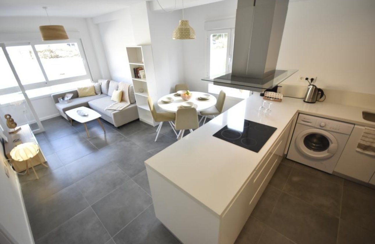 Resale - Apartment -
Orihuela Costa - Campoamor